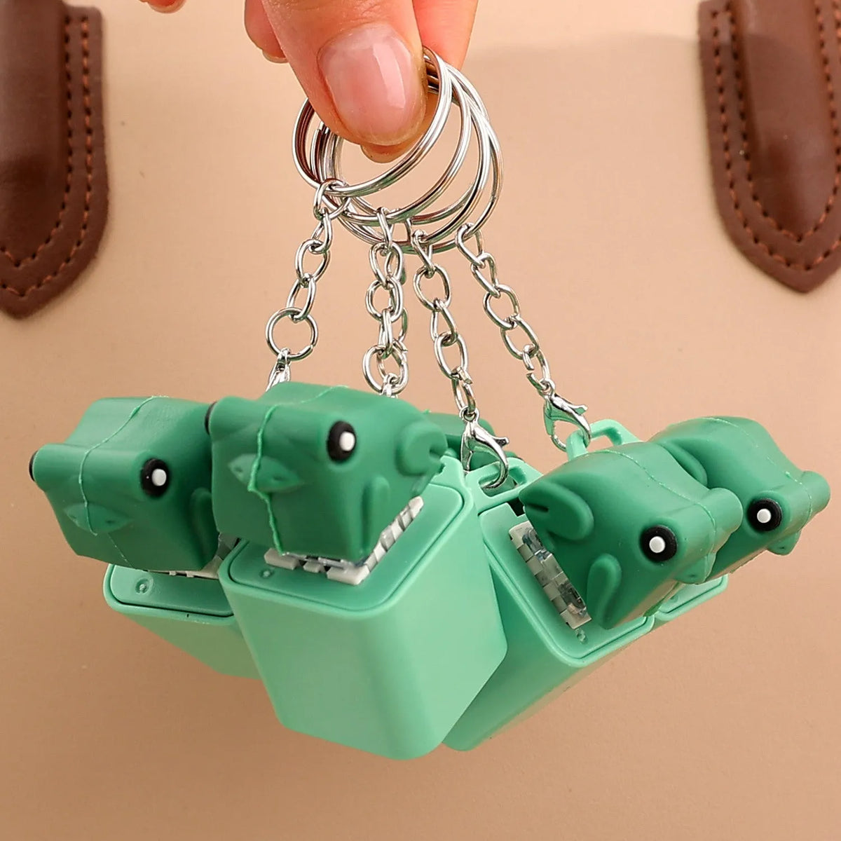 Funny croaking frog keychain, rechargeable ABS pendant keyring in American style, small ornament key chain
