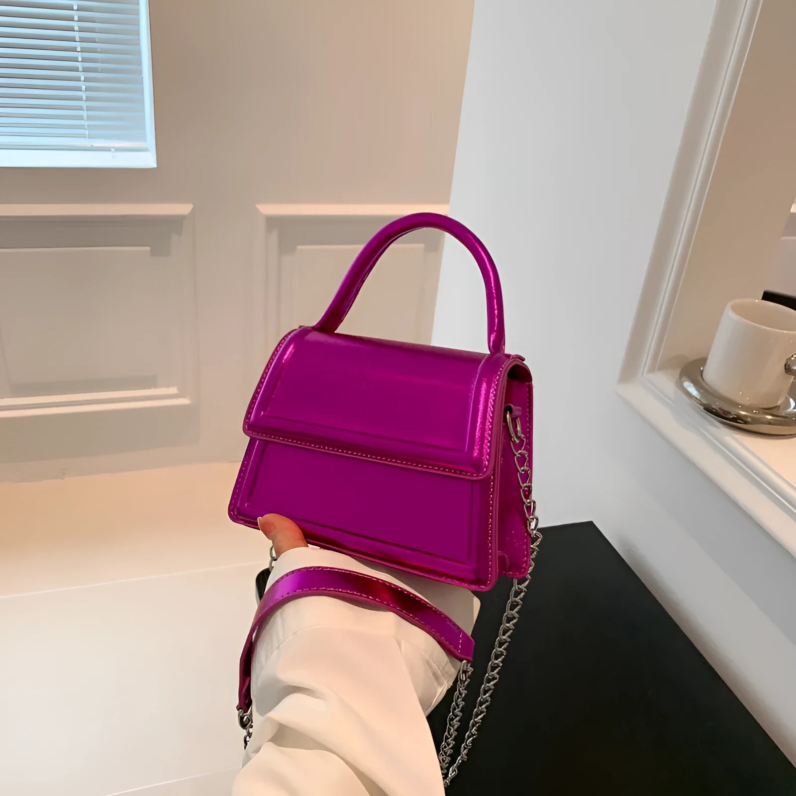 Retro horizontal square crossbody bag in PU leather with sewing line detail