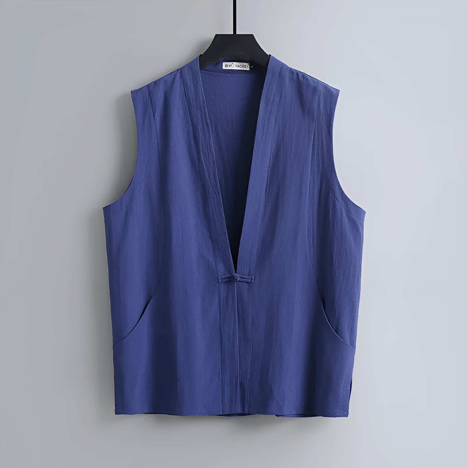 Men's loose-fitting sleeveless linen vest in solid colour for summer wear