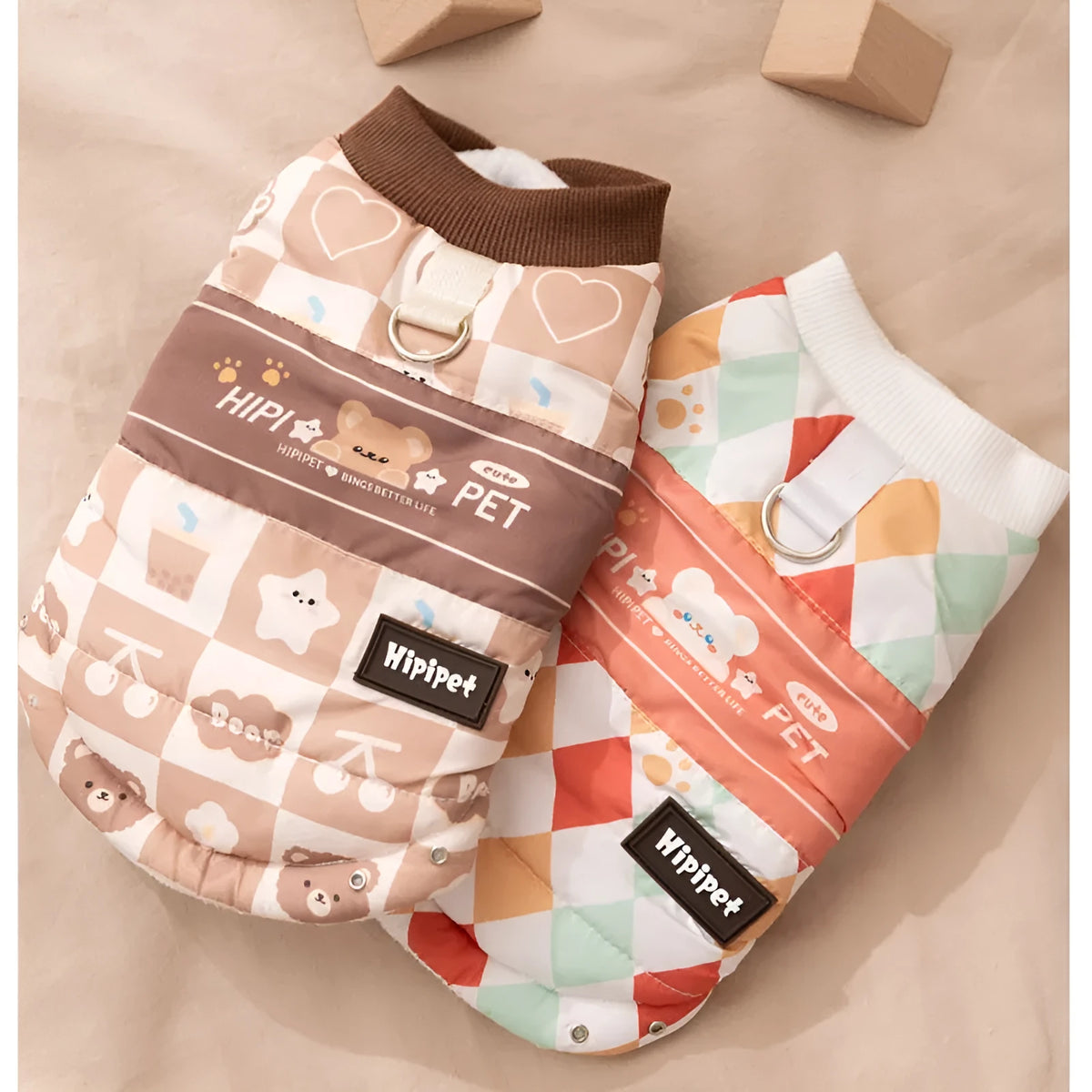 Quilted cotton-padded pet vest with integrated leash ring, retro bear or geometric print, brown or orange