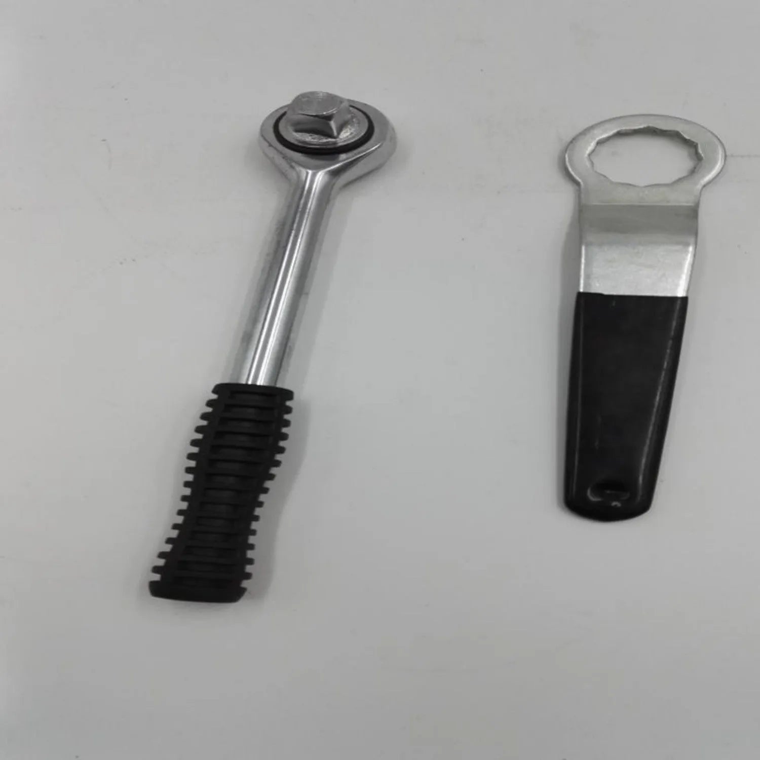 23 piece cap type oil grid set in aluminium alloy with 1/2 inch drive for oil filter removal