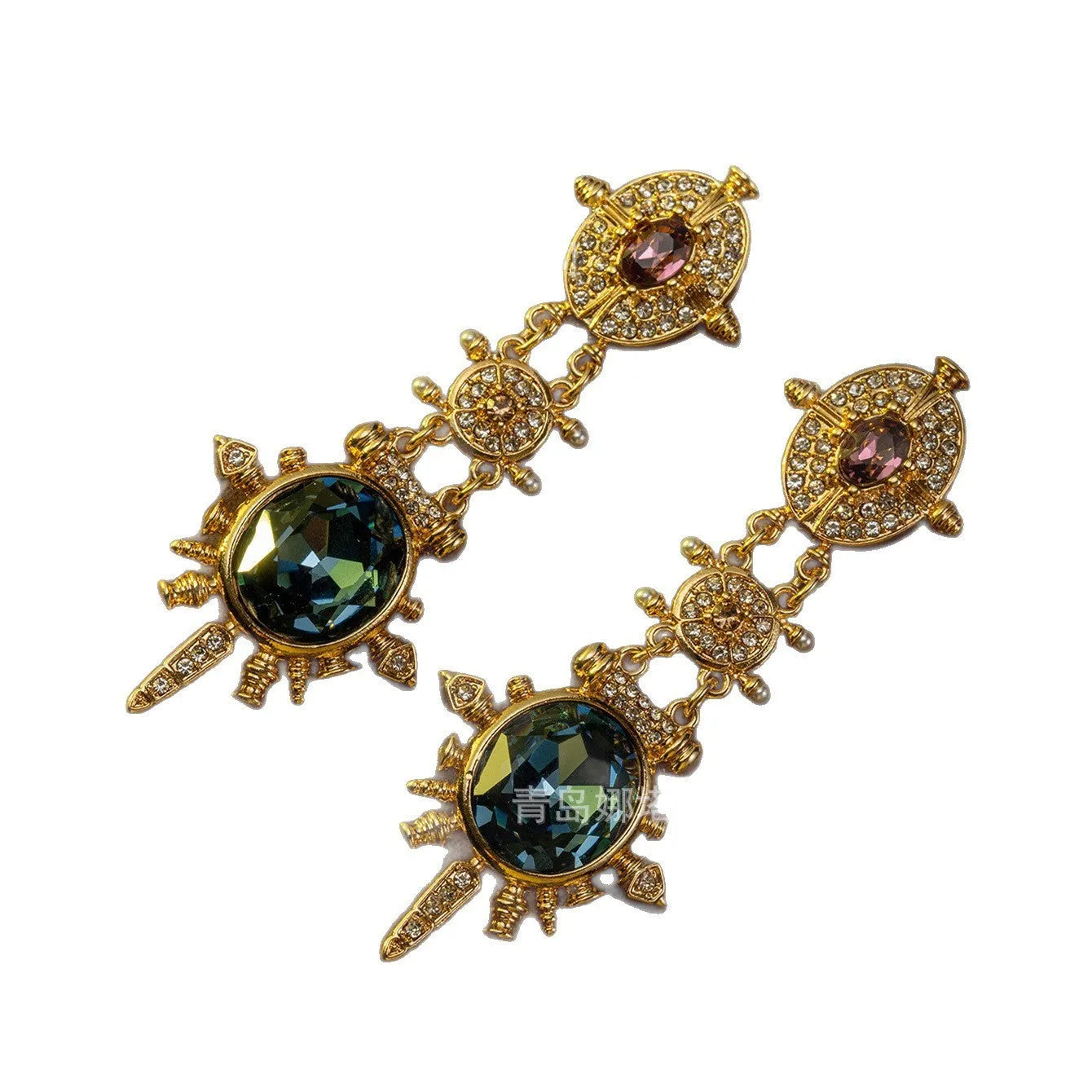 Gold retro geometric stud earrings with round design and diamond-treatment finish