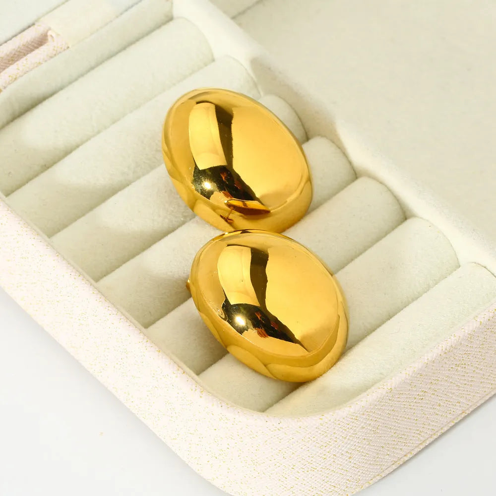 Geometric women's ear studs with a glazed electroplated finish in colour DFE139.