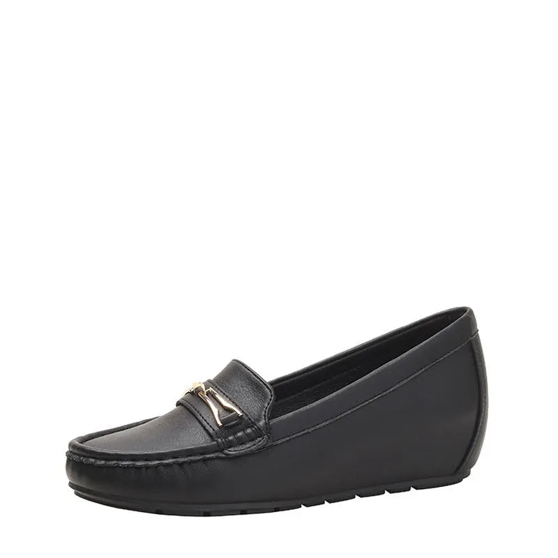 Men's black casual slip-on sneakers with a height-increasing insole and round toe.