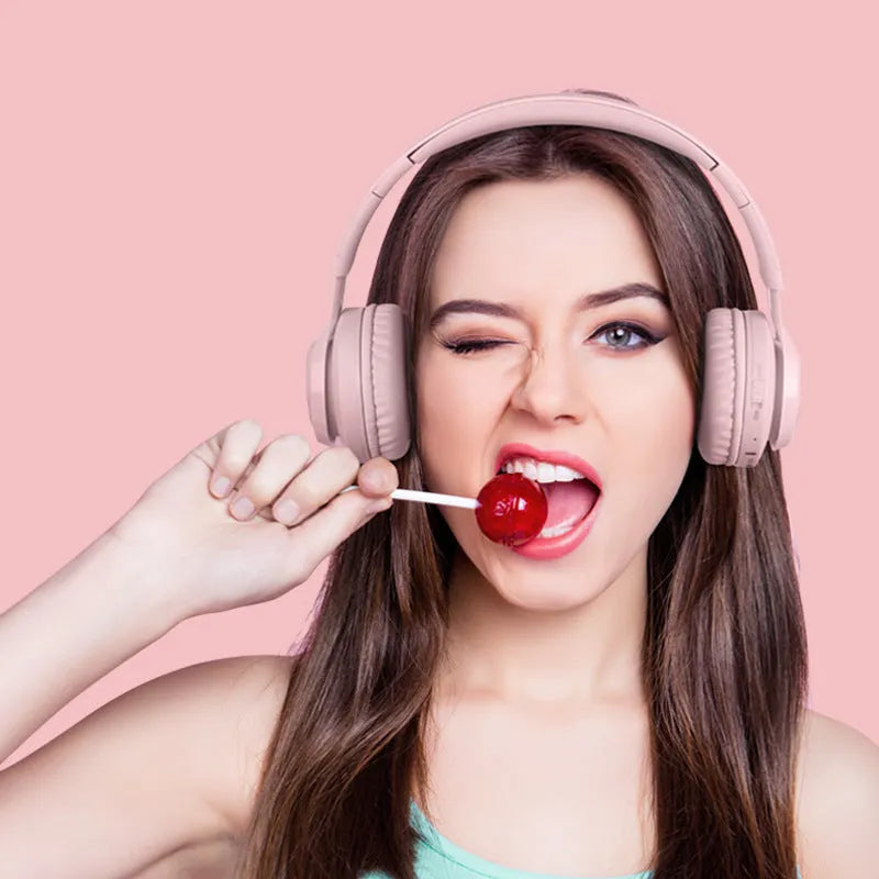Wireless children's headphones with LED RGB lighting in bunny pink colour