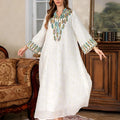 White long sleeve long skirt women's Arabic robe or abaya dress