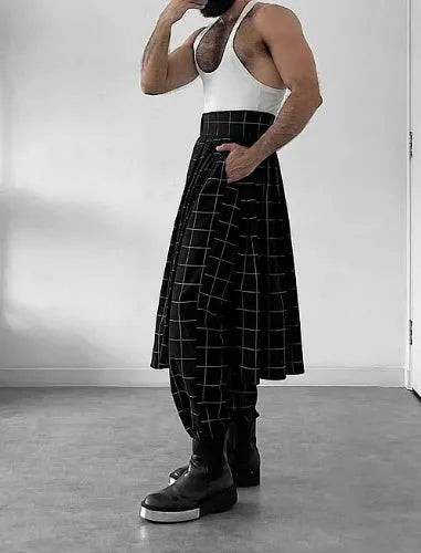 Men's plaid trousers with apron front flap and cargo pockets in straight-leg design