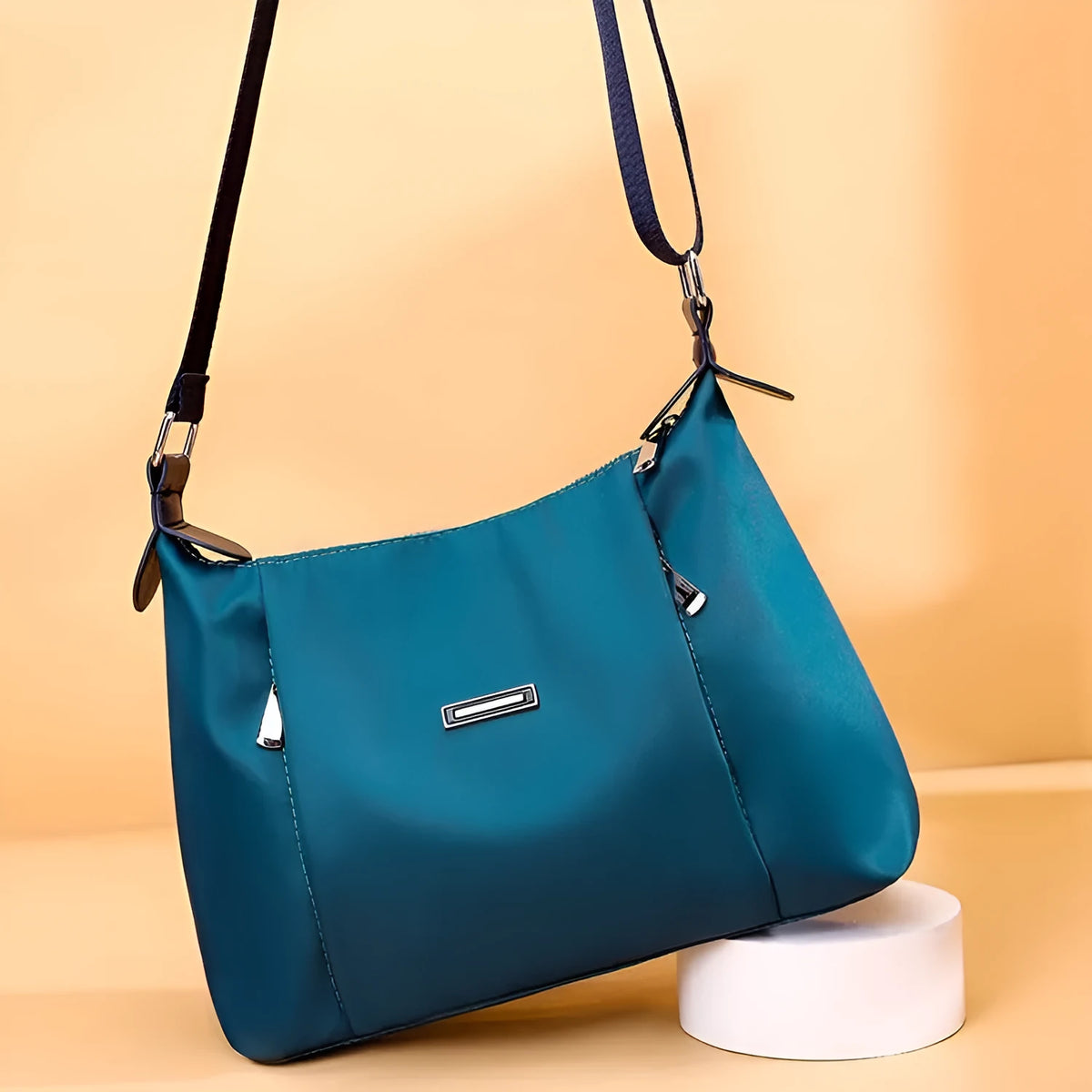 Oxford cloth women's crossbody shoulder bag, horizontal square shape, single strap, available in red, purple, blue, black