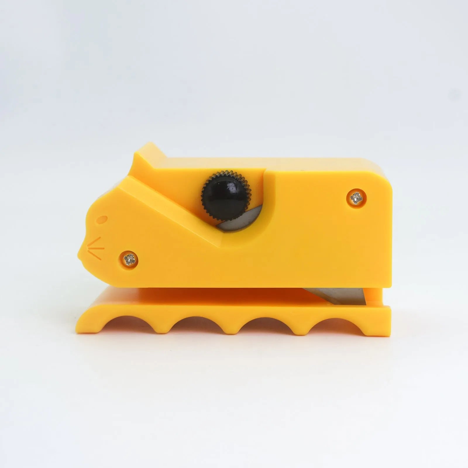 Cartoon cat-shaped corrugated paper cutting knife in red, blue, yellow, or black.