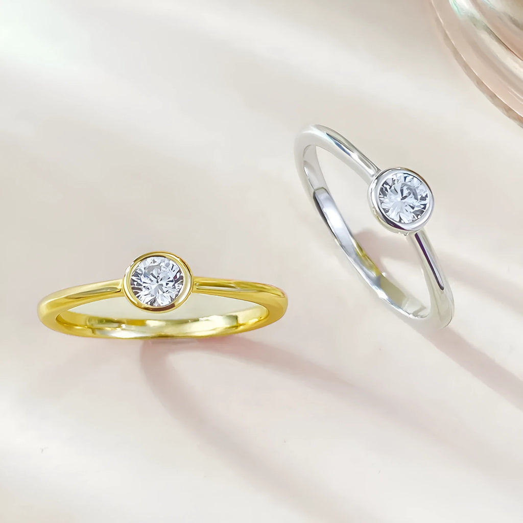 Minimalist silver ring with crown shape design in Korean style with line detailing