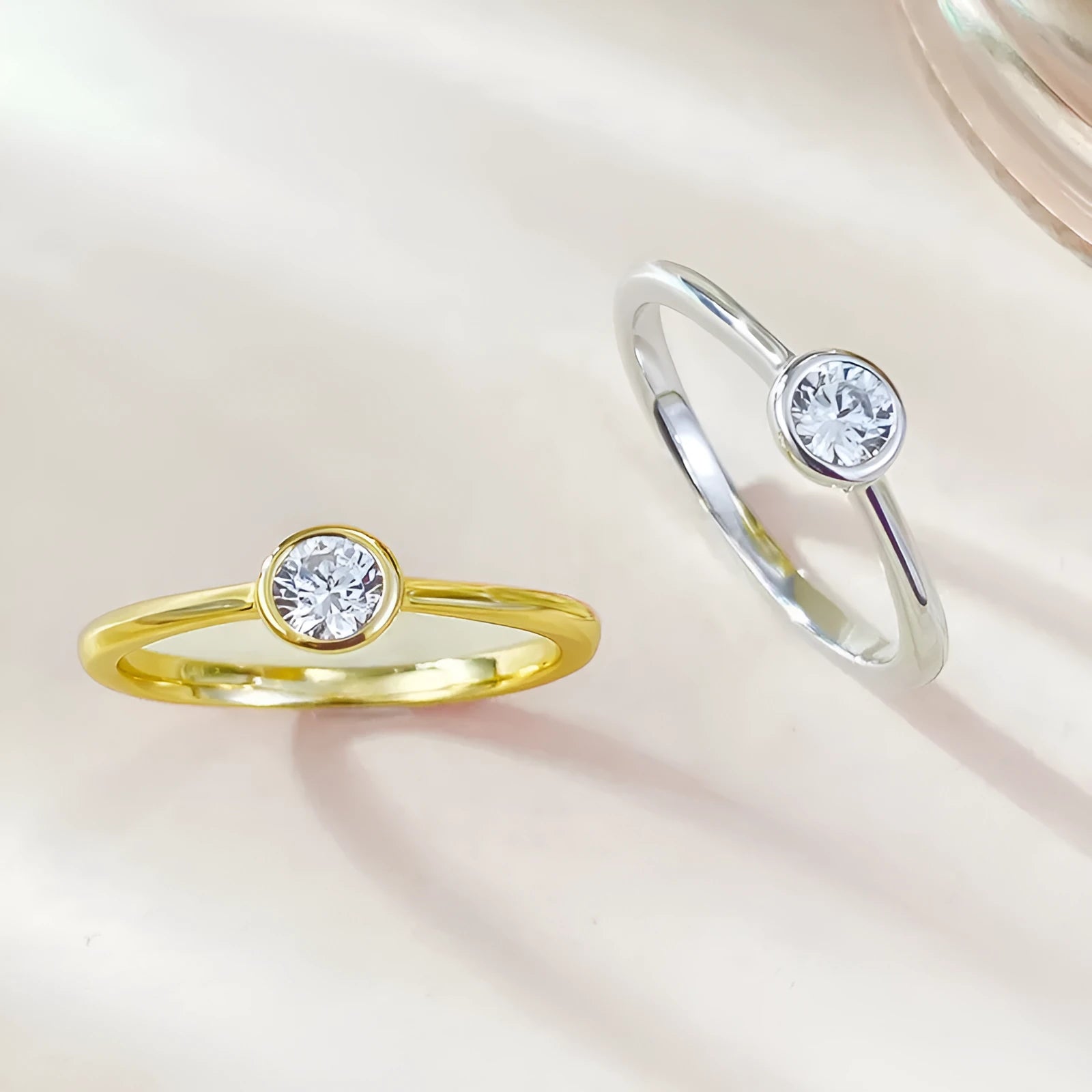 Minimalist silver ring with crown shape design in Korean style with line detailing