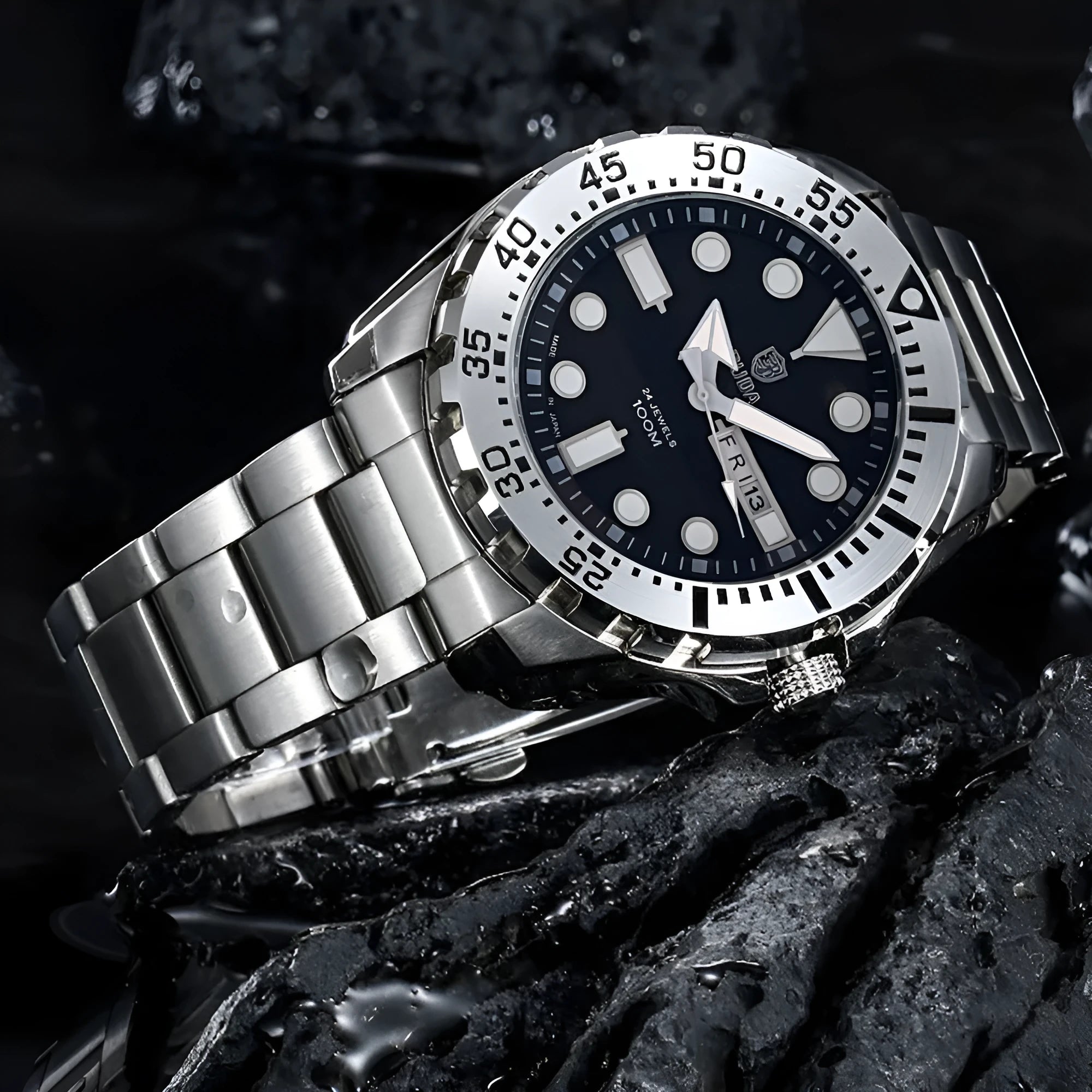 Men's waterproof sports watch with luminous quartz movement and 15mm thickness on wrist