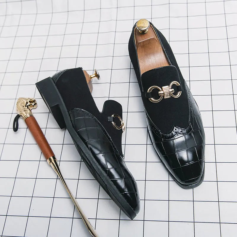 Korean style men's pointed toe leather shoes in black or green with a low top and rubber sole.