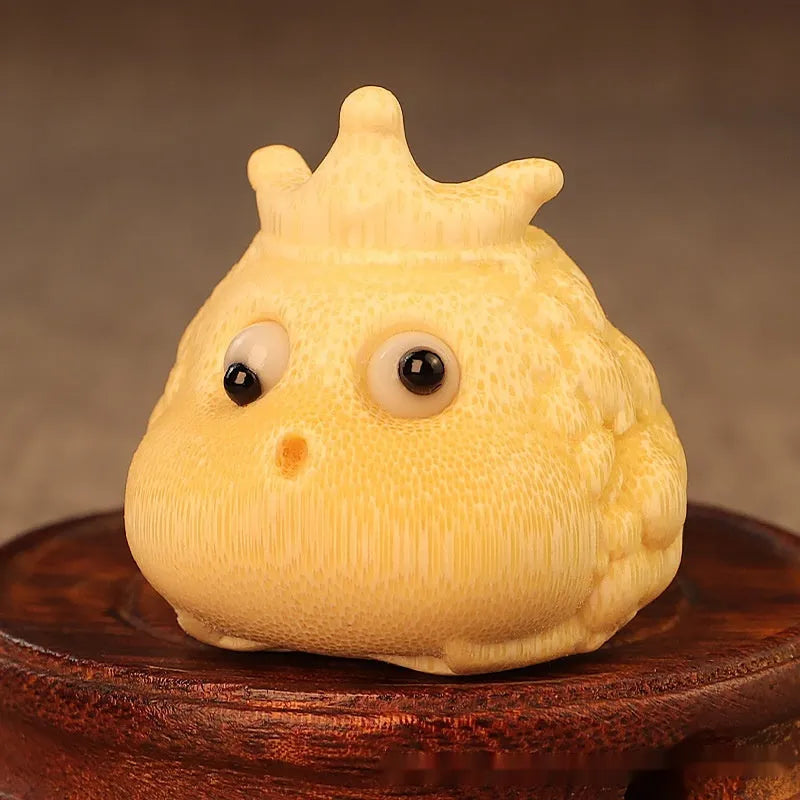 Solid bamboo carving ornament of Crown Princess toad with 5.0 live eye specification