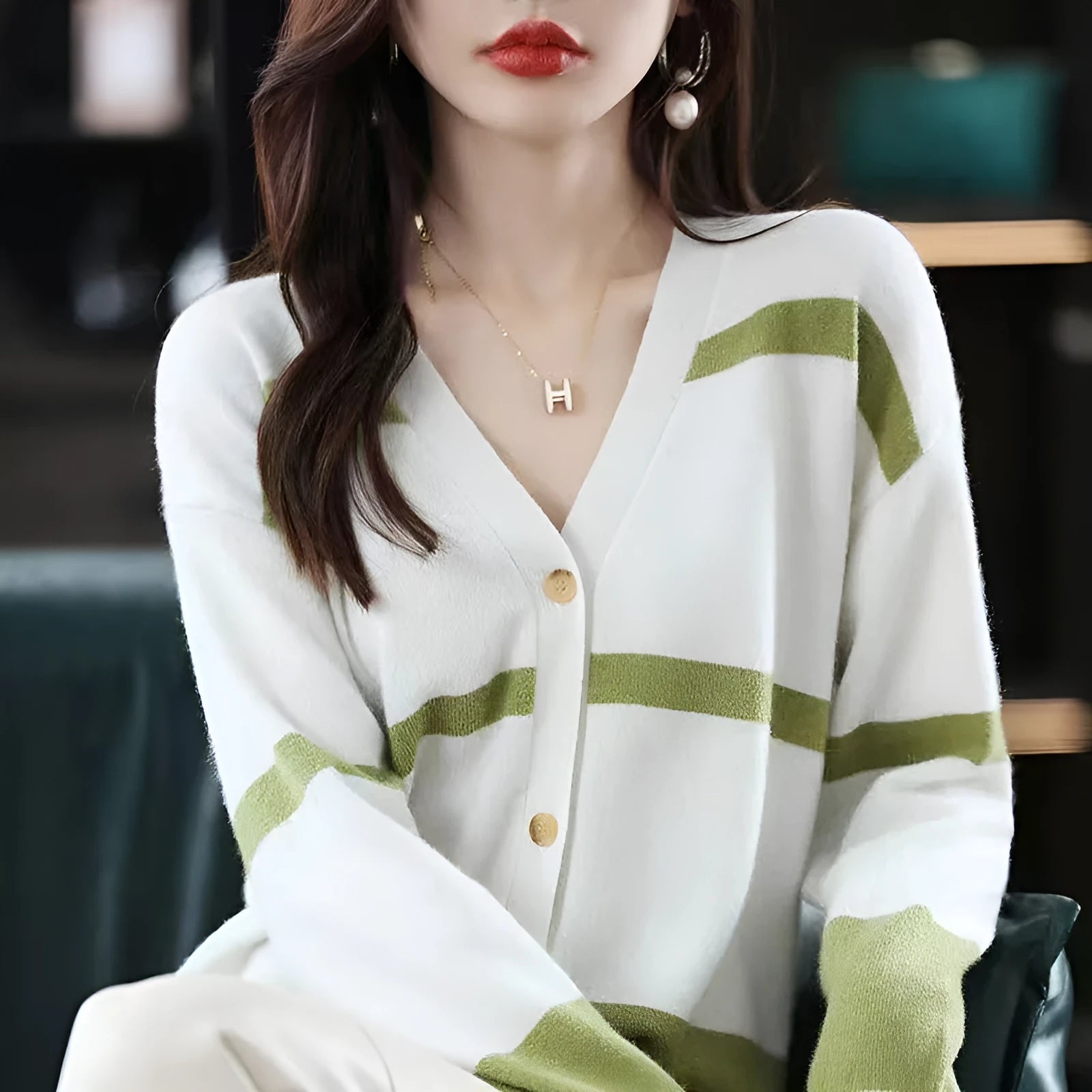 Women's slim fit V-neck cardigan with black and white 3D stripe pattern