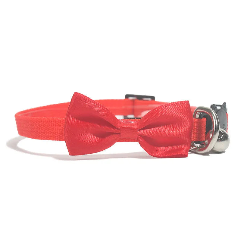 Multi-colour adjustable cat collar with bell and striped pattern in nylon material