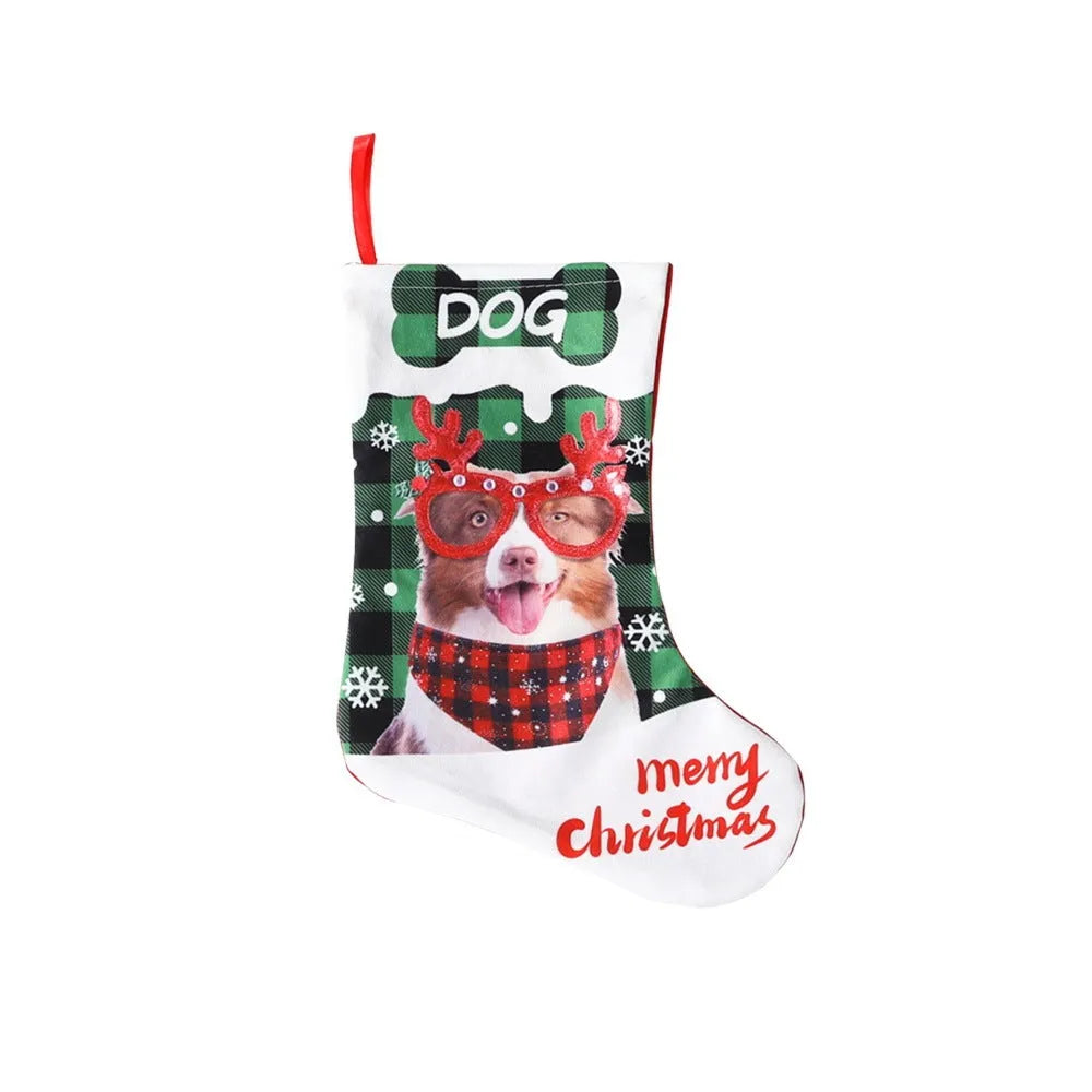 Printed puppy cat Christmas fabric decoration with plaid patterns measuring 26x36cm
