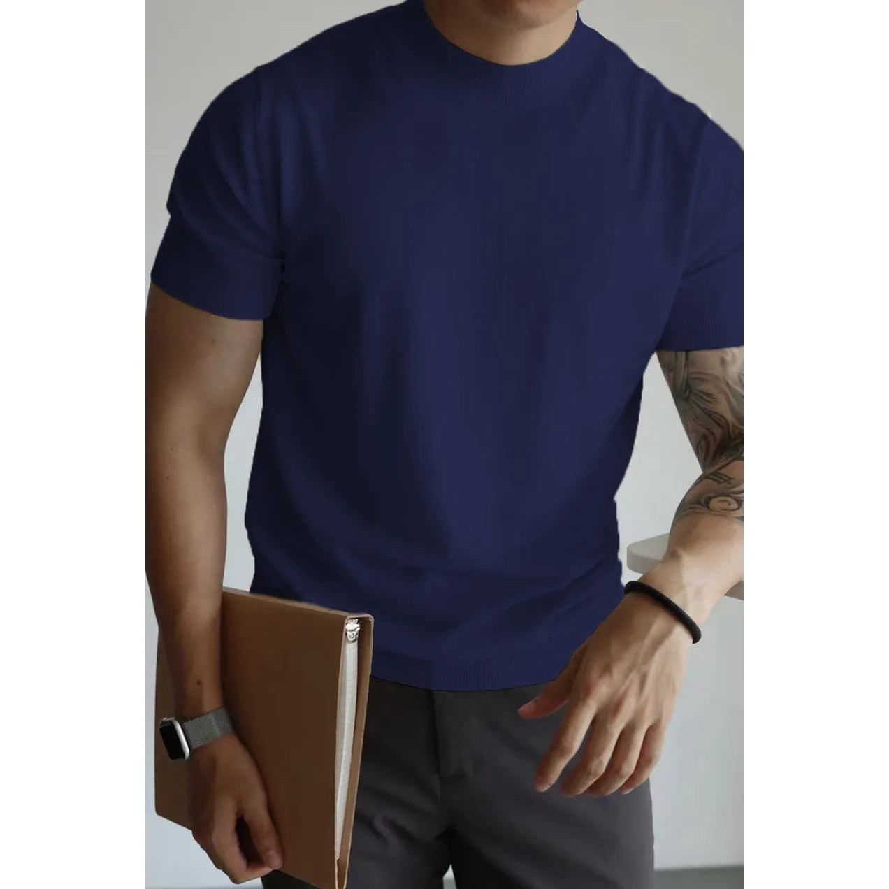 Men's slim-fit solid colour t-shirt in polyester fabric available in eight colour options