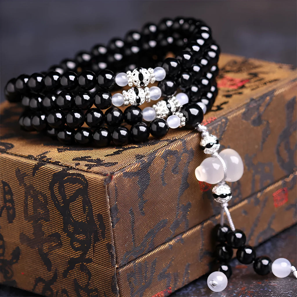 108-bead black and red agate geometric bracelet for men and women.