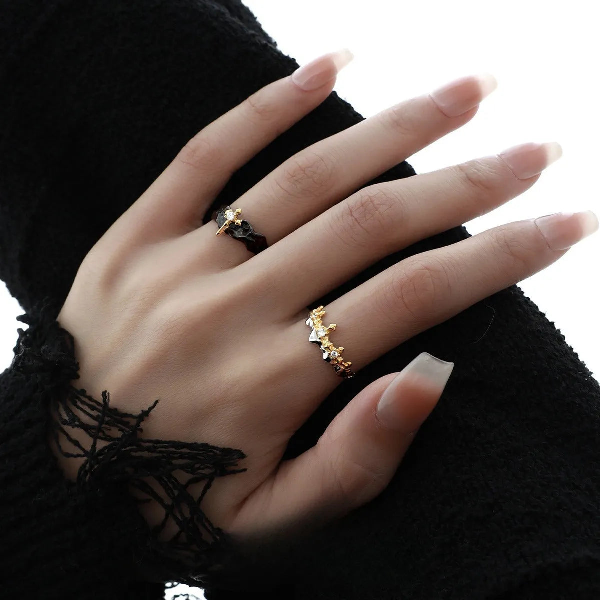 Princess Knight adjustable silver ring in white gold or black gold electroplated finish.