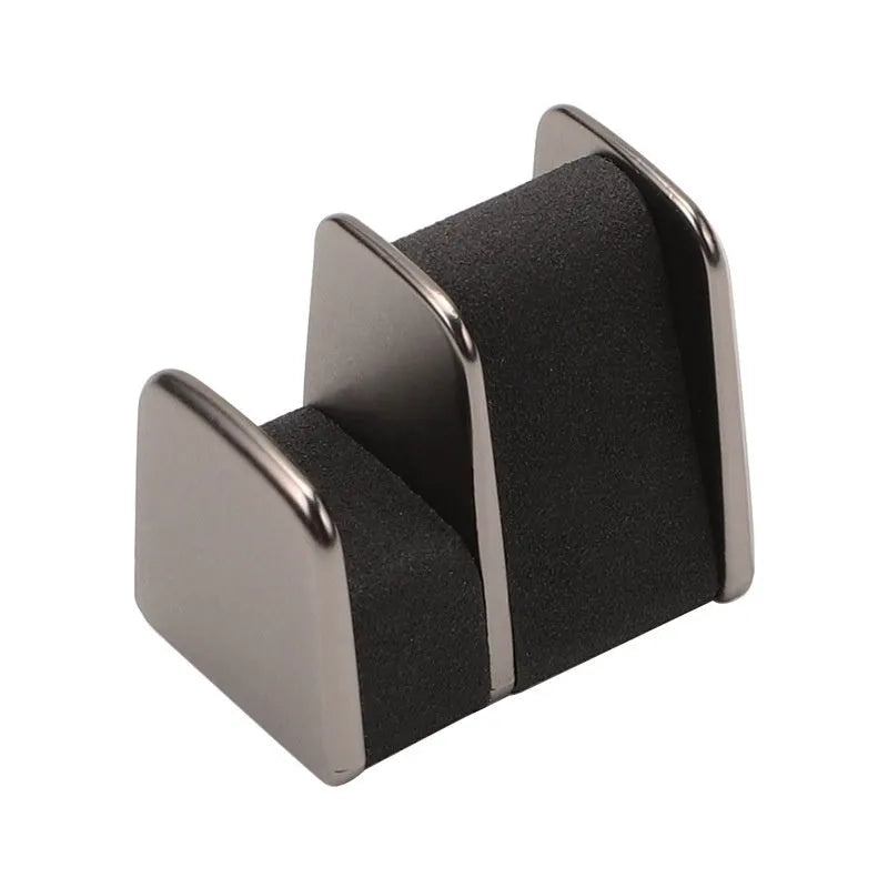 Car dashboard glasses storage clip in zinc alloy and leather measuring 3.7cm