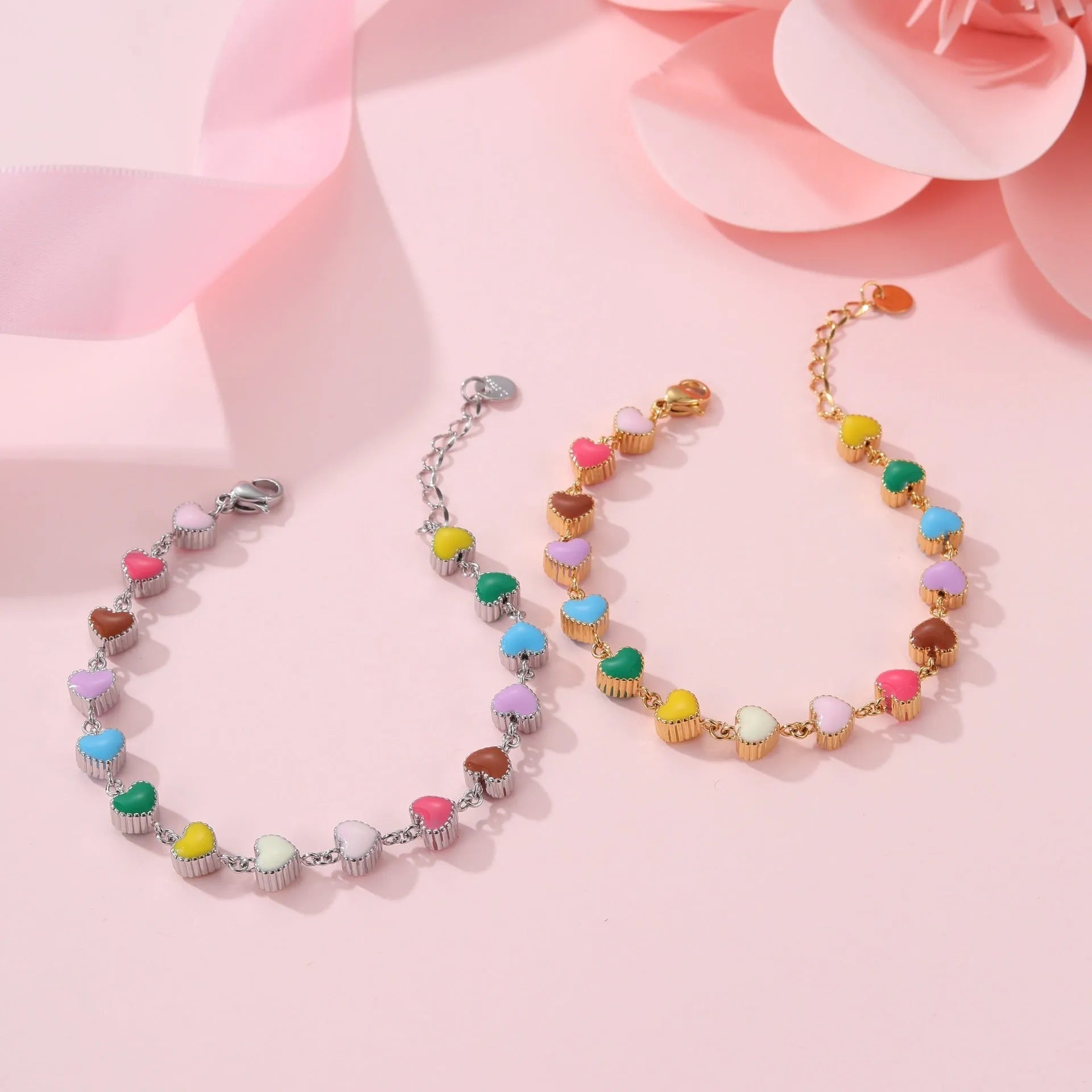 Women's heart-shaped stainless steel bracelet with electroplated gold or steel finish