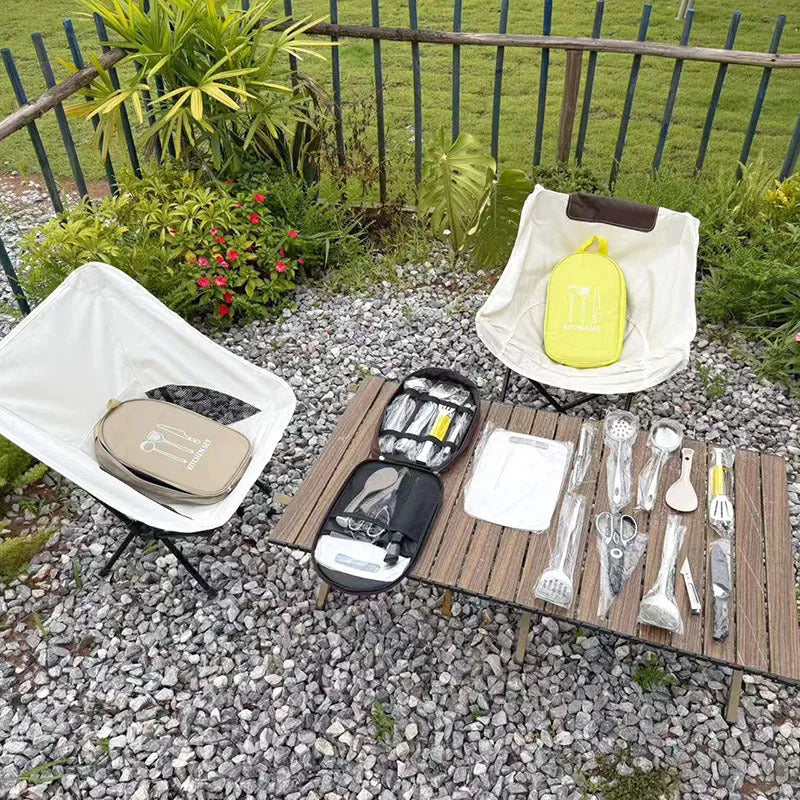 Picnic kitchenware storage bag containing 12-piece stainless steel cutlery set