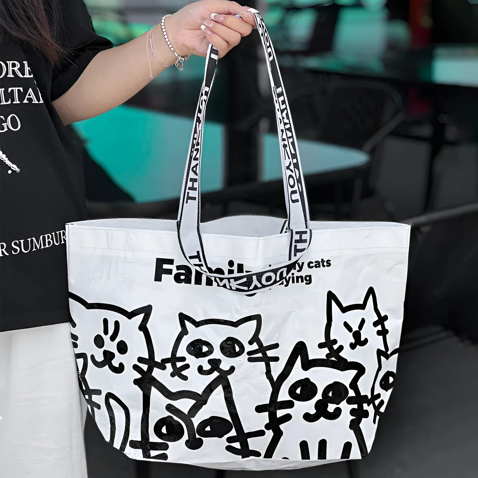Waterproof PP woven handbag with colour printing for clothing and cosmetics storage