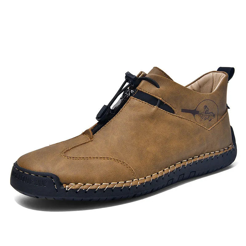 Men's casual leather shoes in black with round toe and mid heel height