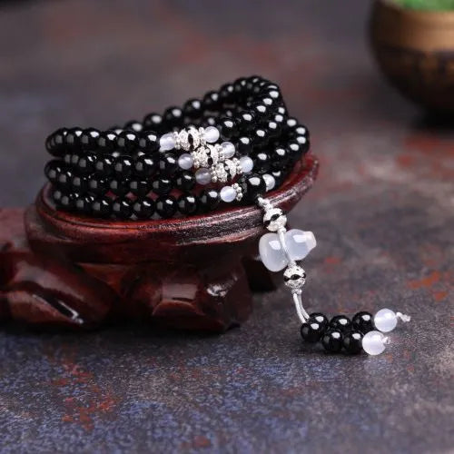 108-bead black and red agate geometric bracelet for men and women.