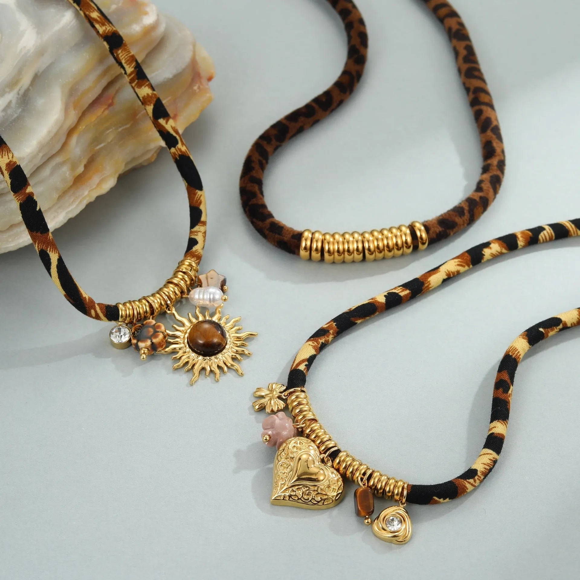 Geometric leopard pendant stainless steel necklace with gold electroplating on adjustable chain