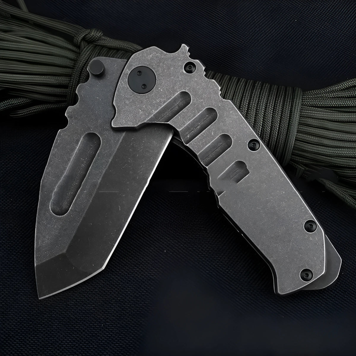 Outdoor folding knife with D2 steel blade, 22 cm overall length, 9 cm blade, and 130 mm handle in 907 style