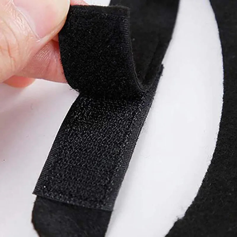Black felt Halloween bat wings for cats and small dogs with Velcro neck and chest straps, 1PC