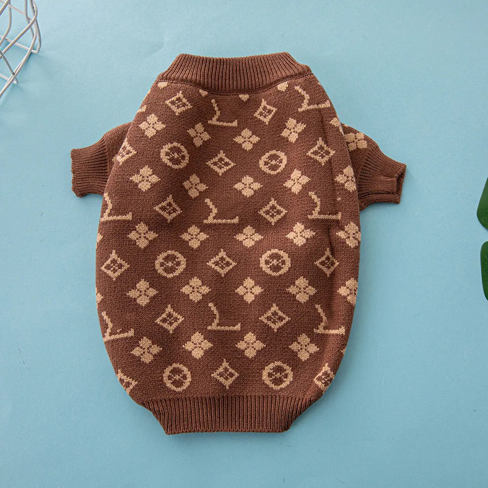 A thick wool dog sweater for autumn and winter in a European and American style.