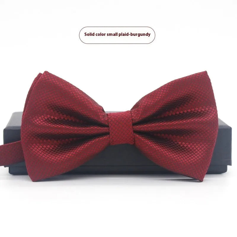 Men's solid colour flat head polyester bow tie on white background