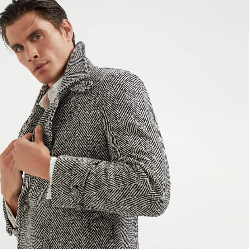 Men's mid-length double-breasted tweed overcoat in light gray woolen fabric with suit collar