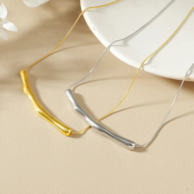 Women's titanium steel pleated necklace with irregular geometric design in gold or steel colour