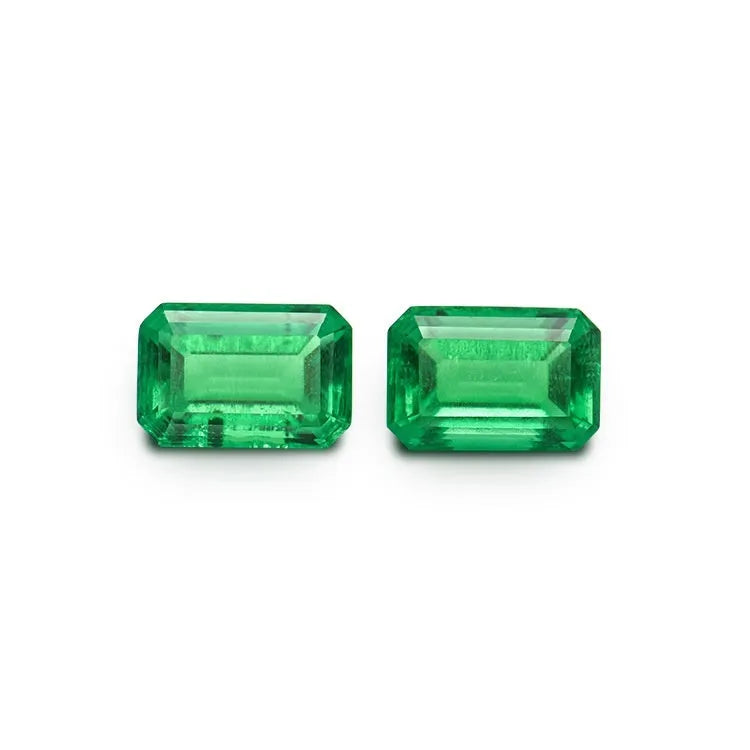 Cultivated emerald gemstones in Columbia green treasure colour showing round and princess cut sizes