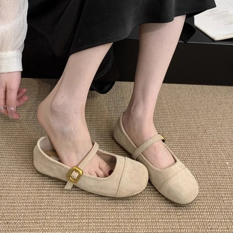 Low-cut French vintage Mary Jane flat shoes in suede-effect canvas, apricot colour, on a neutral background