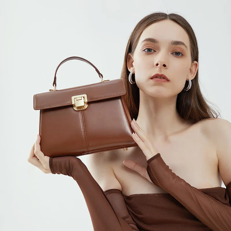 Women's genuine leather shoulder bag with vachette clasp in horizontal square shape