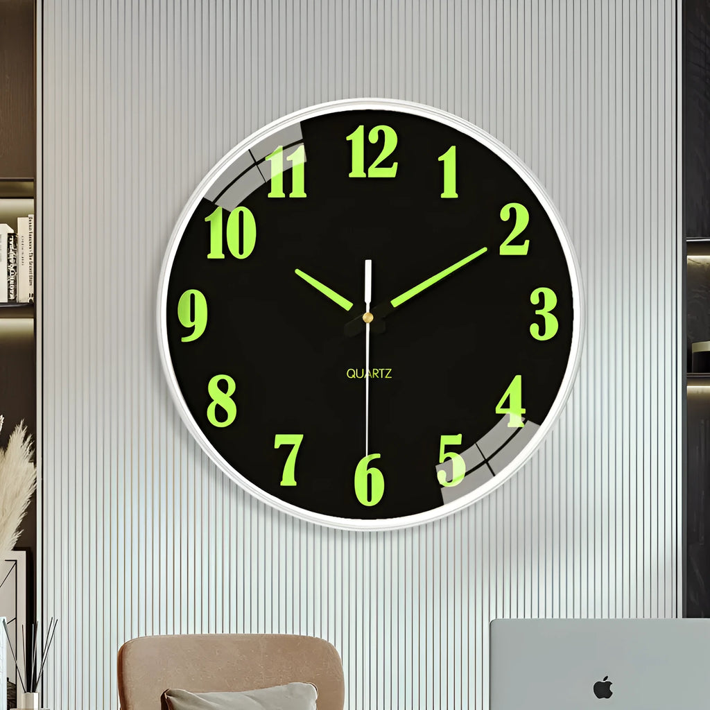 8-inch luminous wall clock with modern plastic case in 20cm diameter