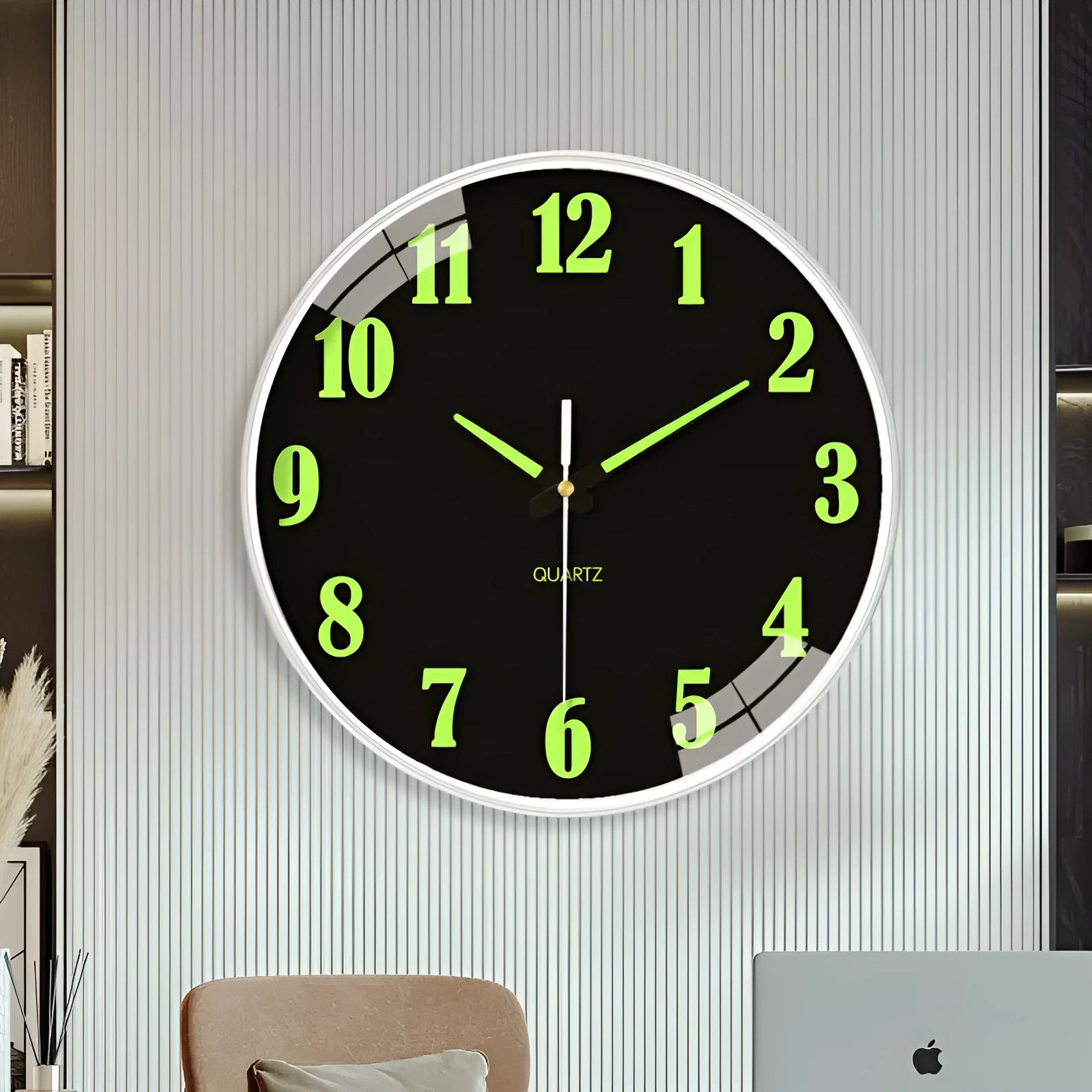 8-inch luminous wall clock with modern plastic case in 20cm diameter