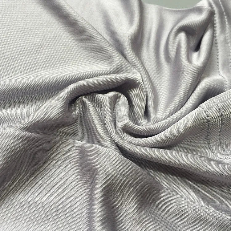 Men's breathable silk shorts in loose fit with mid waist design