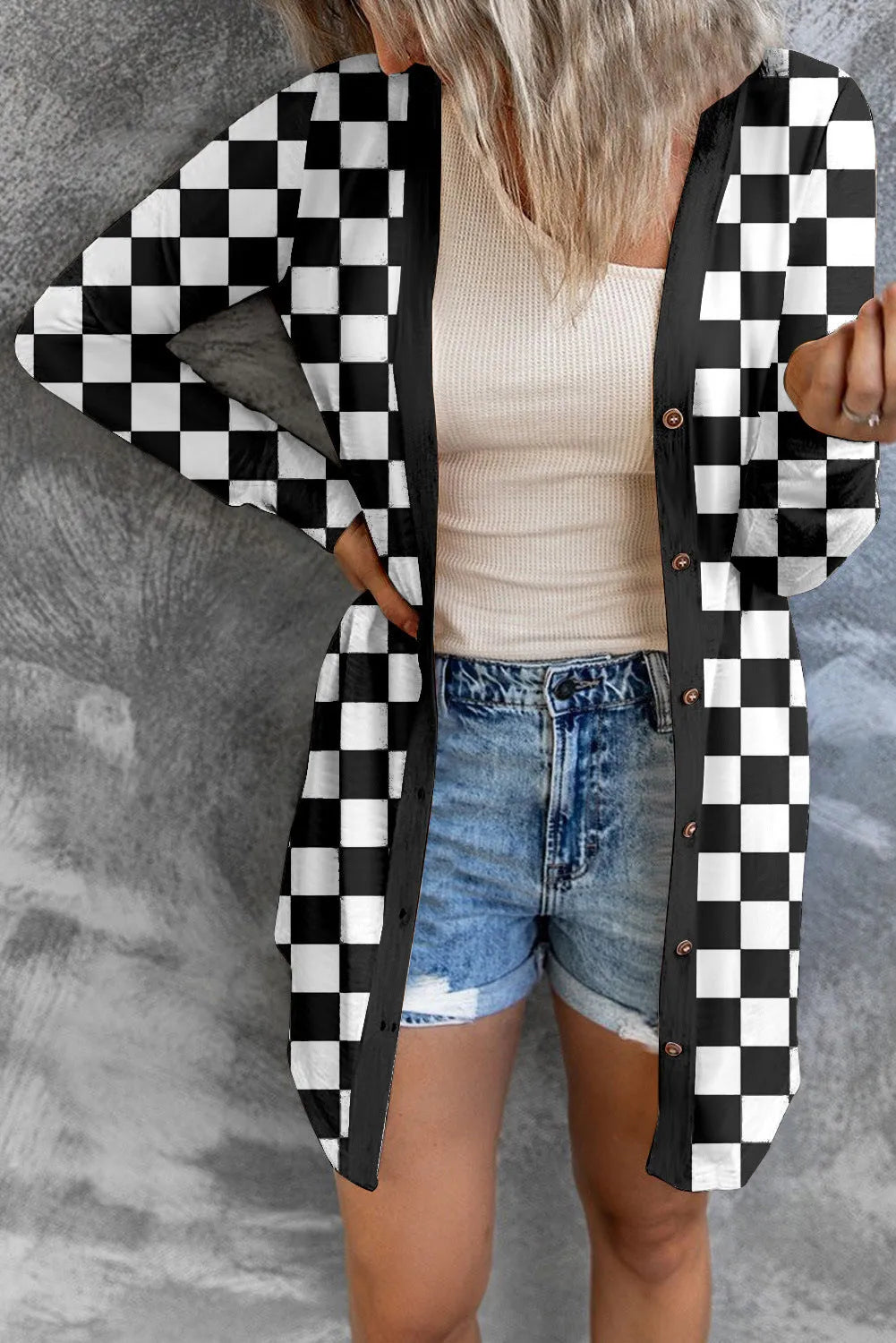 Women's long grey plaid knitted cardigan coat with loose fit and regular sleeves