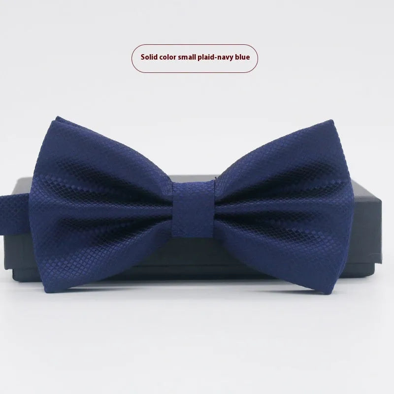 Men's solid colour flat head polyester bow tie on white background