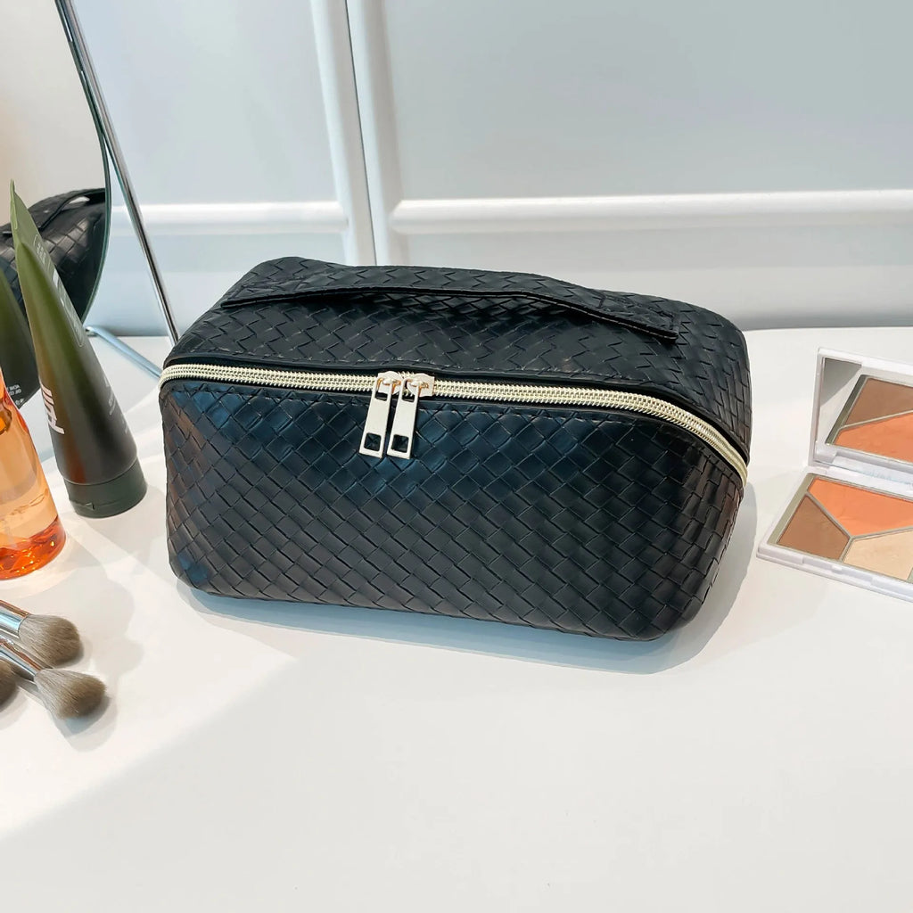 Waterproof large capacity PU storage toiletry bag in multiple colours for cosmetics