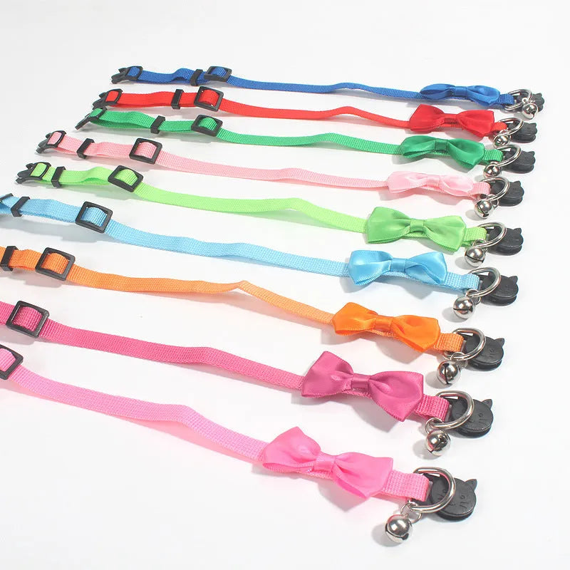Multi-colour adjustable cat collar with bell and striped pattern in nylon material