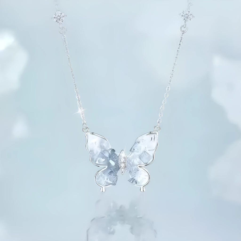 Bingyu Butterfly S925 silver adjustable clavicle necklace with ice rain butterfly pendant.