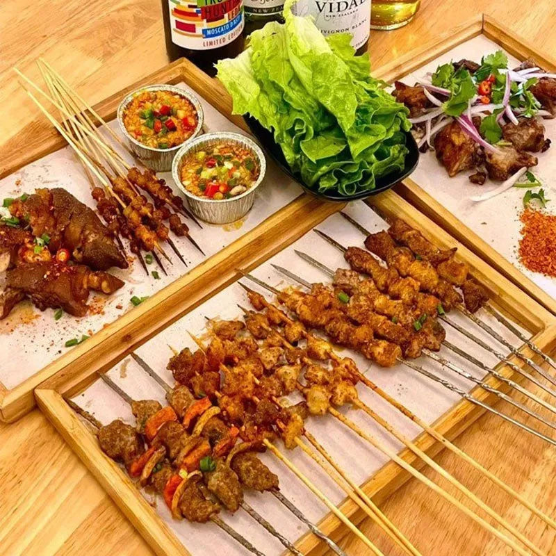 Brown-handled bamboo barbecue tray in square shape with pastoral design
