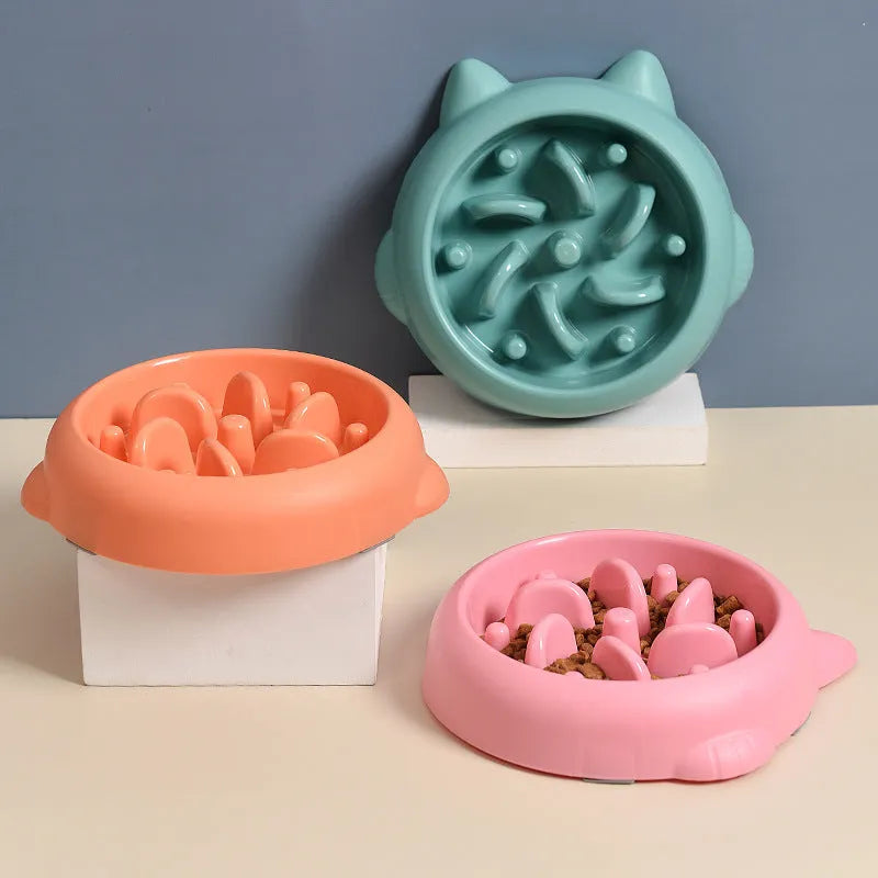 Green PP slow feeder bowl with bone-shaped pattern for dogs and cats